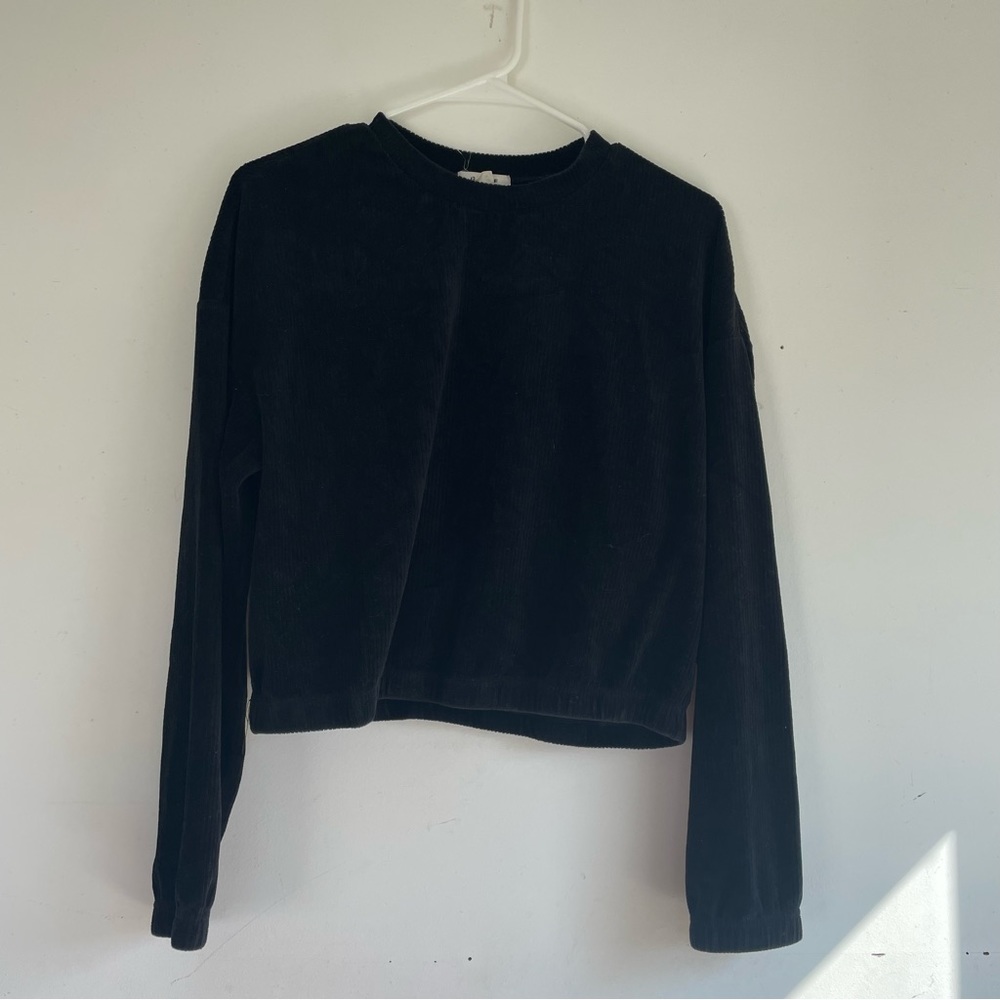 ￼ 🪅5 for $15🪅 corduroy crop top